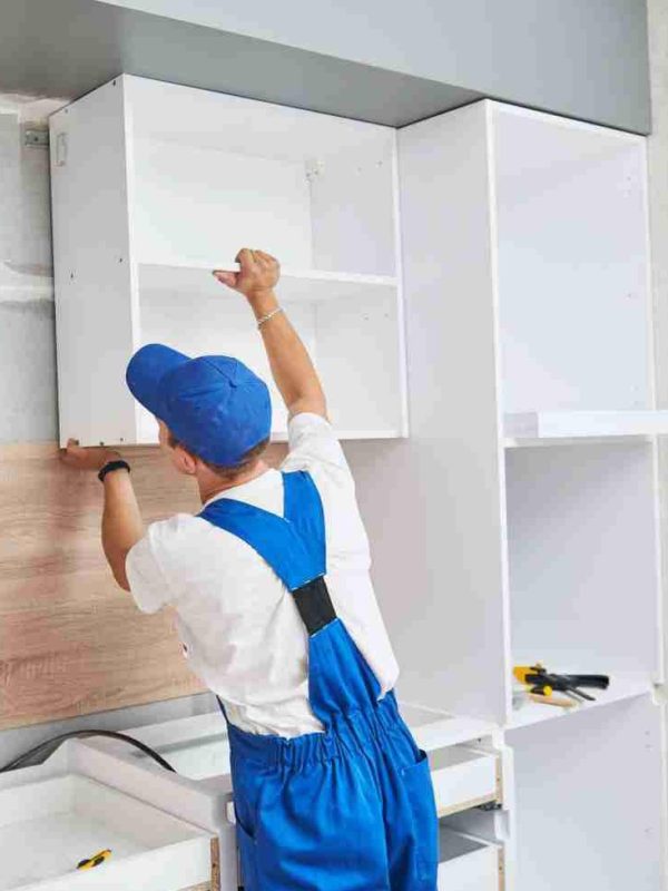 installing-kitchen-cabinets-1